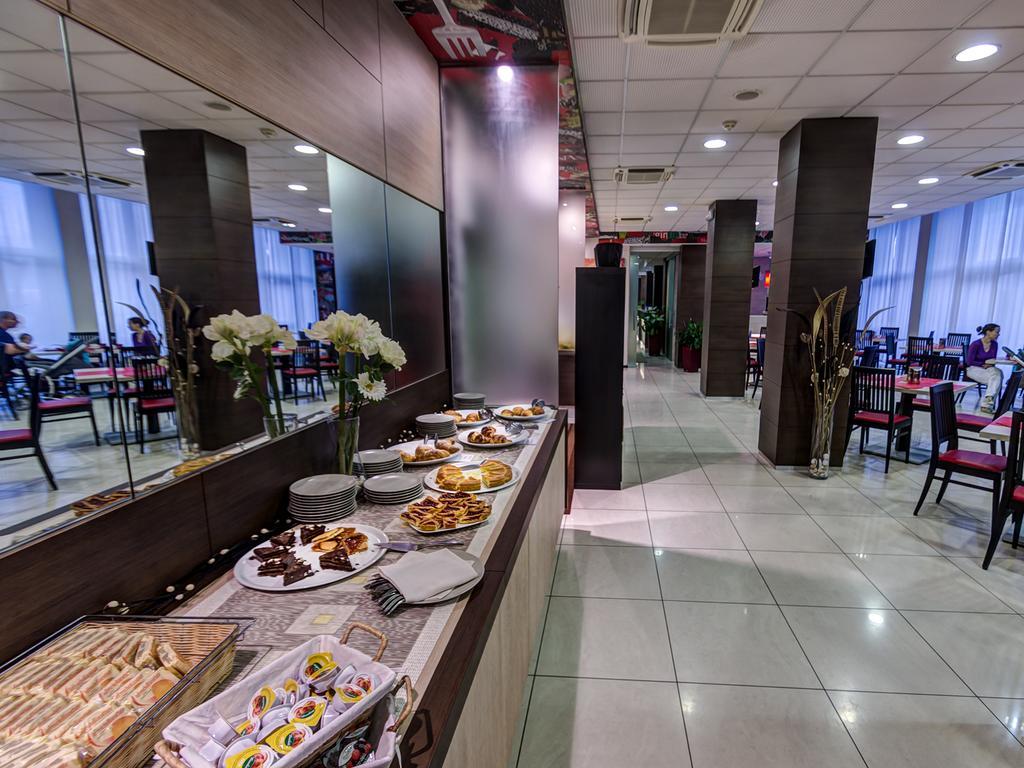 Hotel Capital Ровіго Екстер'єр фото