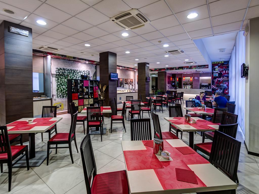 Hotel Capital Ровіго Екстер'єр фото