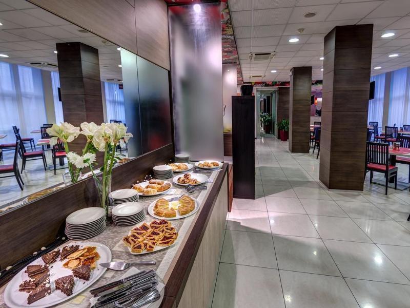 Hotel Capital Ровіго Екстер'єр фото