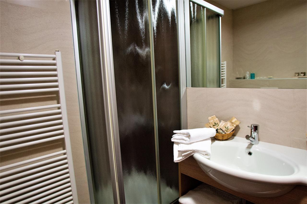 Hotel Capital Ровіго Екстер'єр фото